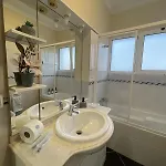 Wanderlust House Дом отдыха *