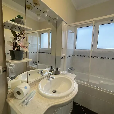 Wanderlust House Holiday home *